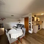 Apartma Vinko شقة *